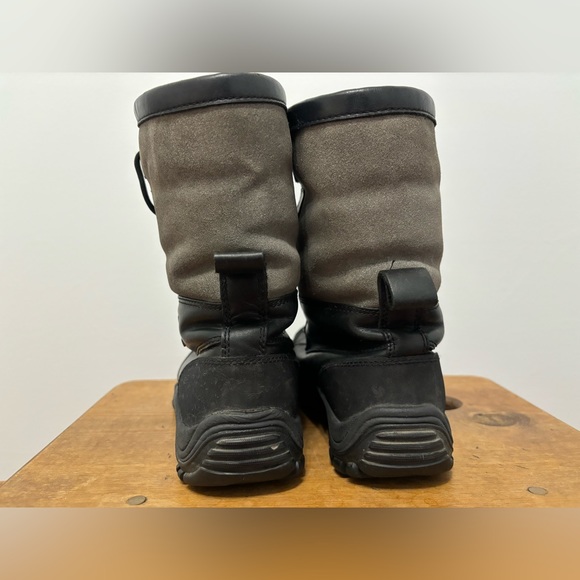 UGG Adirondack Winter Boots - Picture 7 of 9
